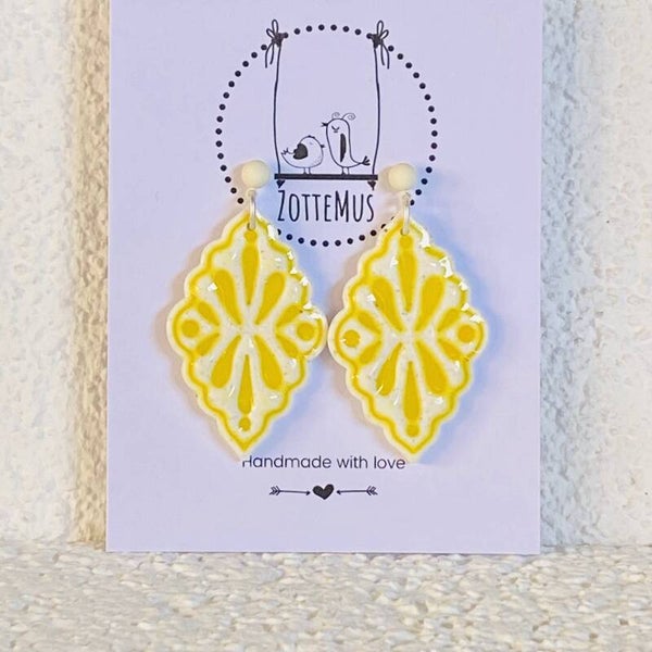 Riptide Ornament Yellow