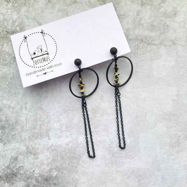 Rebel Hanging Circle Black