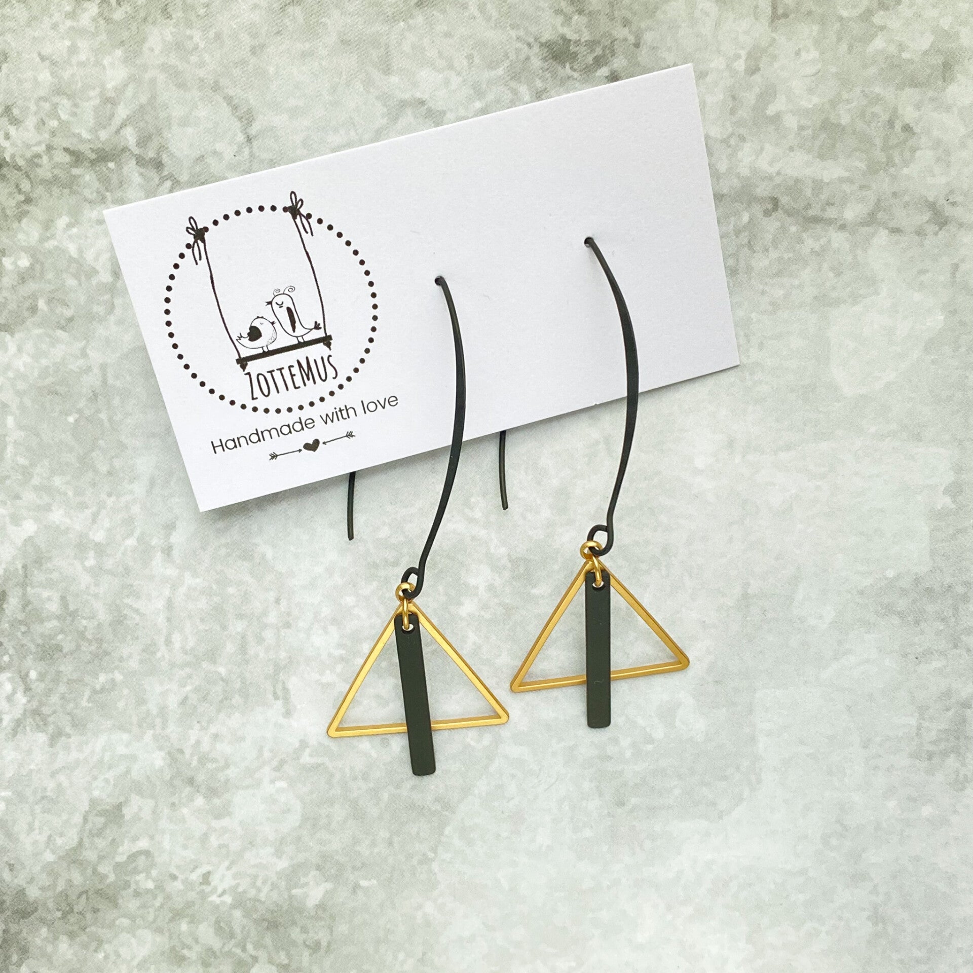 Rebel Triangle Stick Black
