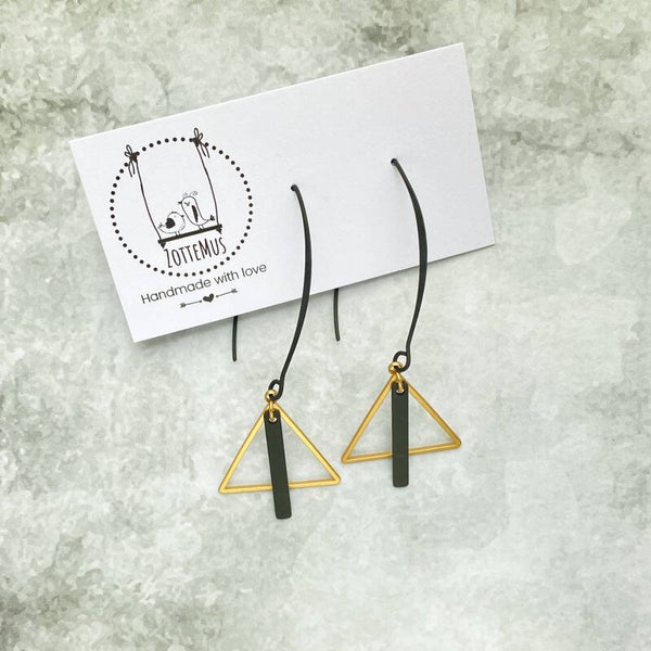Rebel Triangle Stick Black