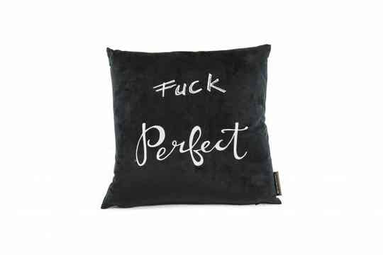 Sierkussen | Fuck Perfect