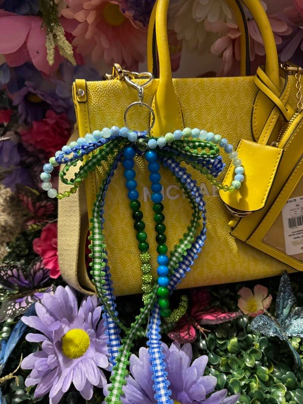 Bow charm