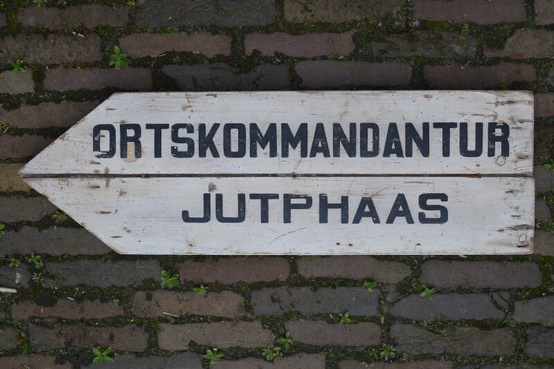 1940-Jutphaas-BordOrtskommandant-ArchiefHKN-5.jpg