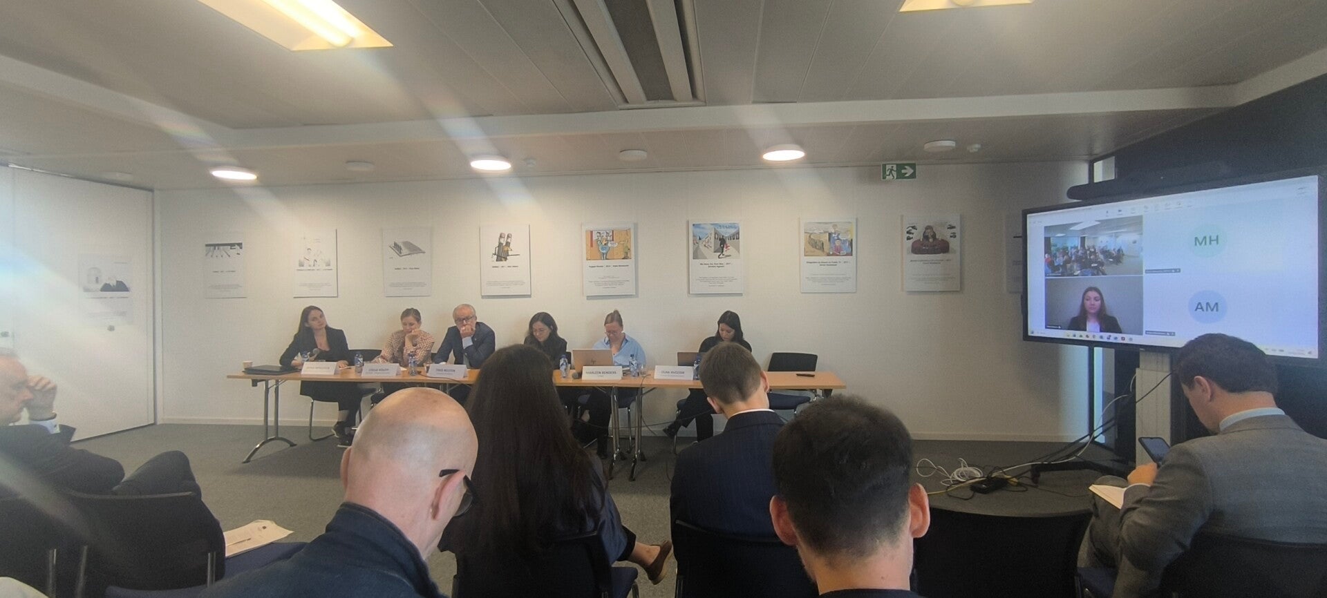 Intervenants et participants à la rencontre sur les Ukrainiens dans l’Union européenne, à Bruxelles le 14 octobre 2026