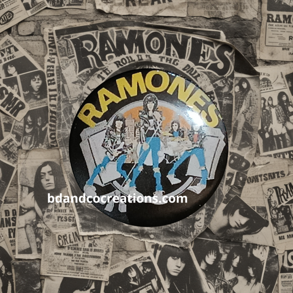Badges The Ramones faits main 🌟 Goodies & Merch Punk Rock (32 mm)