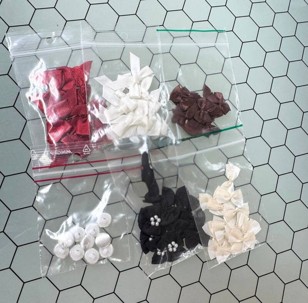 Assorti strikjes en kleine decoraties – set nr. 4 – 6 zakjes