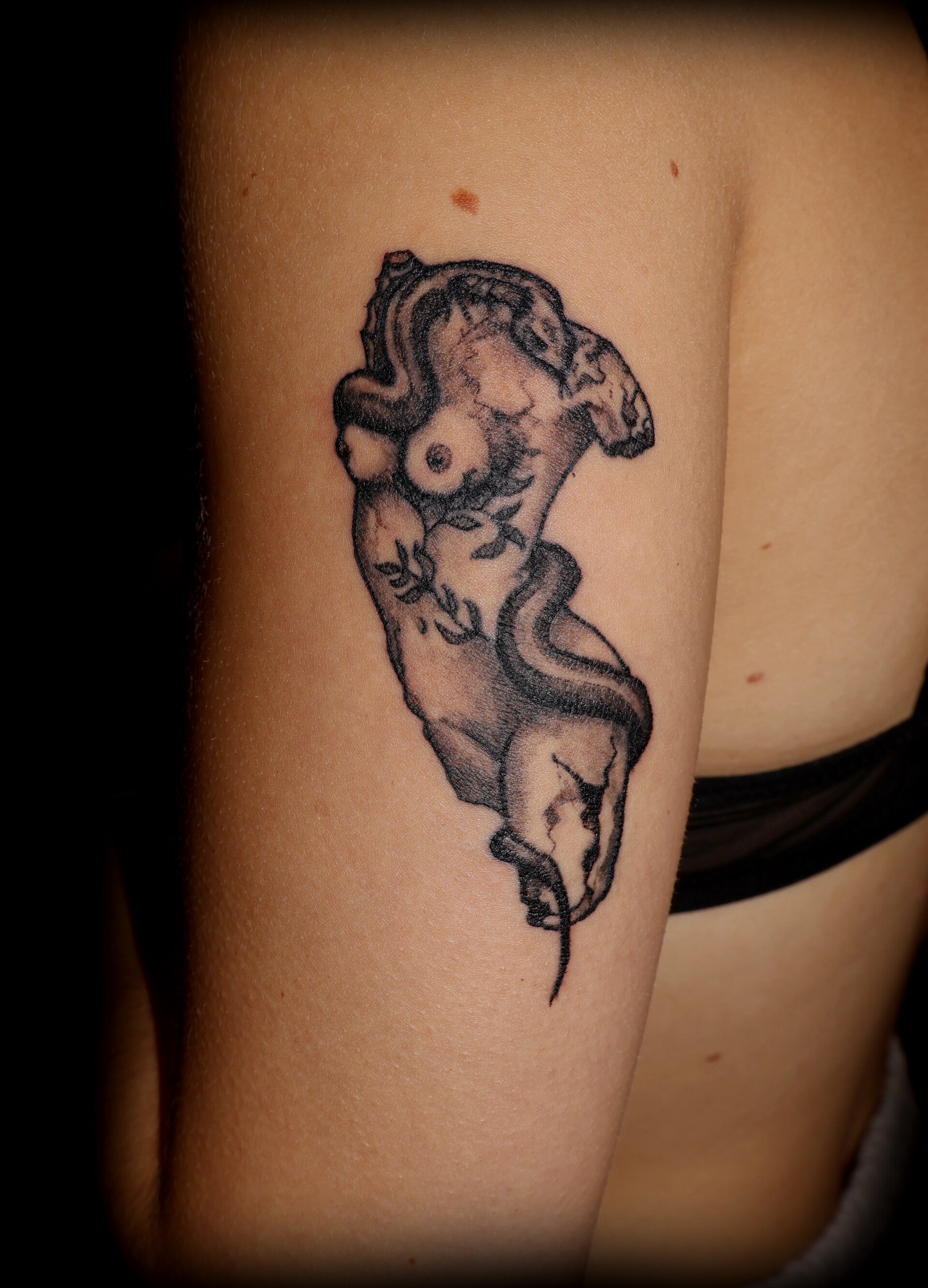 tattoo, tattoo design, tattoo ontwerp, Westland, black/grey tattoo, realism tattoo, fineline tattoo, kleur tattoo, tattooshop, sgravo, coverups tattoo, tattooshop Den Haag, tattooshop Westland, tattooshop Zuid-Holland, tattoo artiest Westland