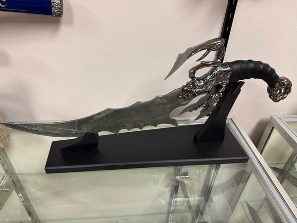 Scorpion knife with stand