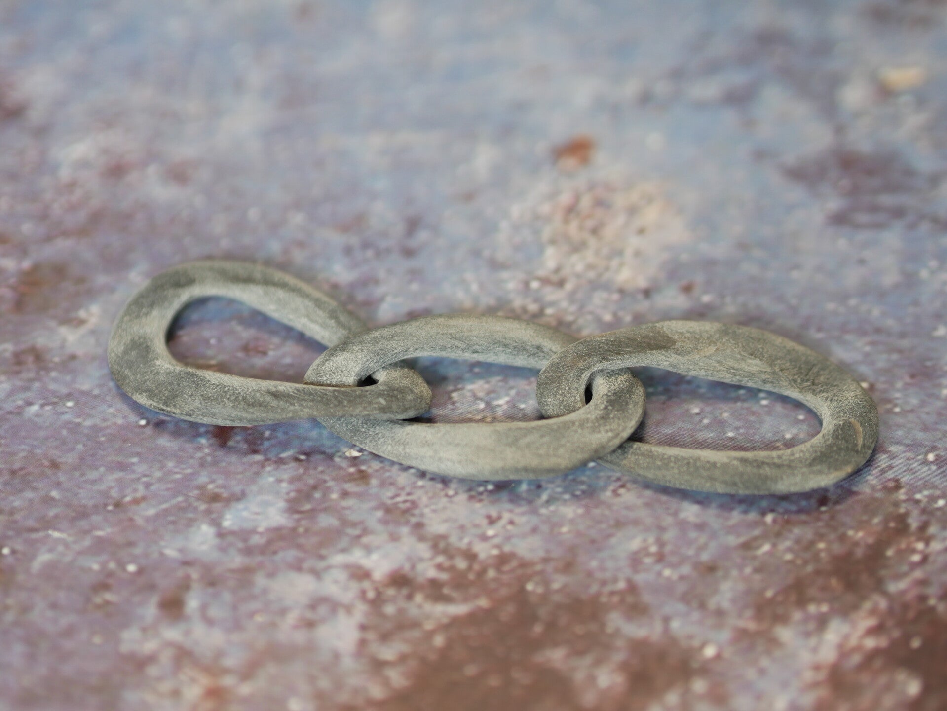 Resin kralen namaak houten tussenschakels 12x3,5cm