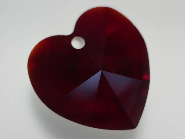 06. Swarovski Heart Garnet 14mm
