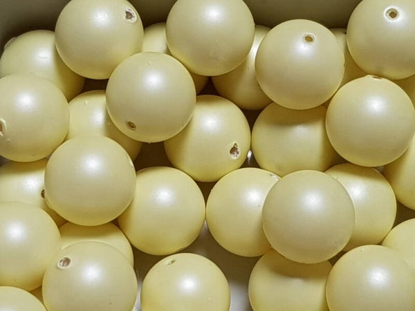14. Swarovski Pearl 8mm Pastel Yellow/ 30 st