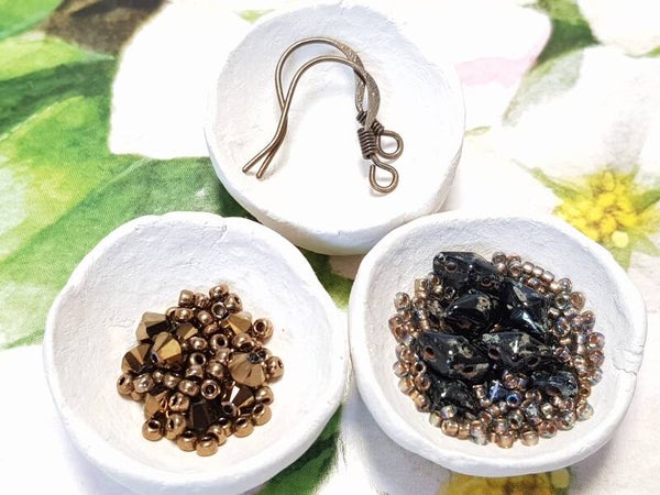 Pakket oorbellen Orawan brons