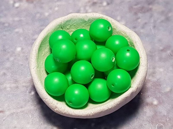 23. Swarovski Pearl 6mm Neon Green/ 50 st