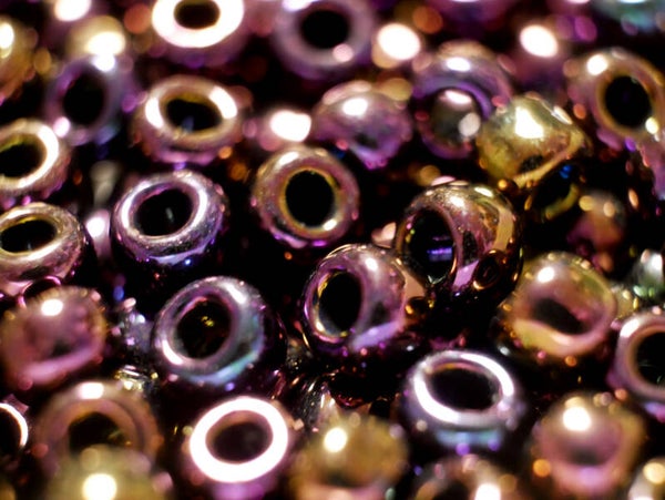 6/0 TOHO Metallic Iris - Purple