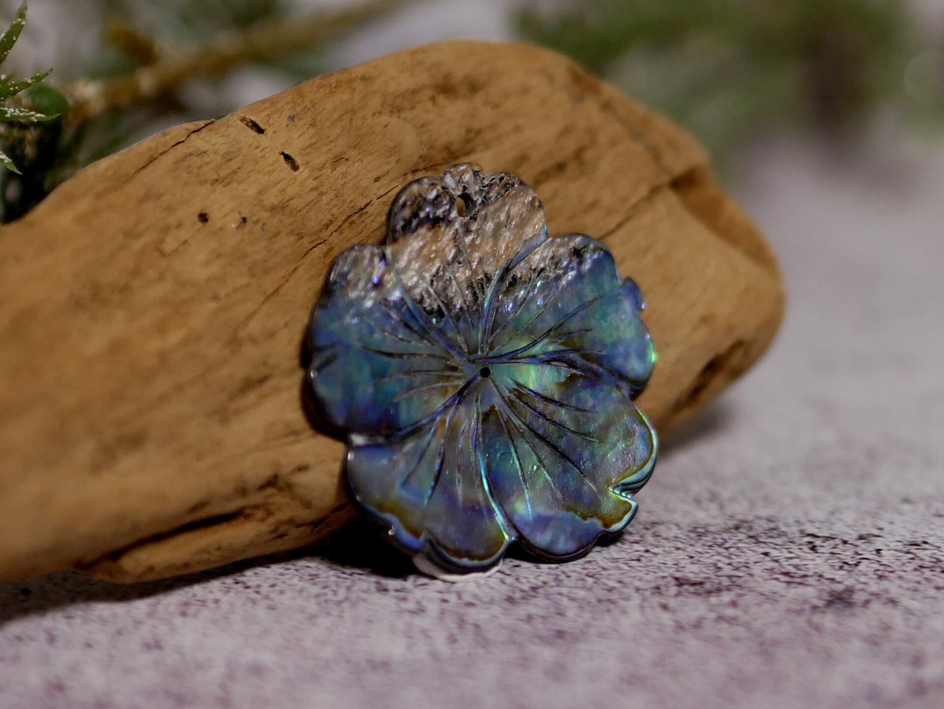 Nacre flower 33mm  /06