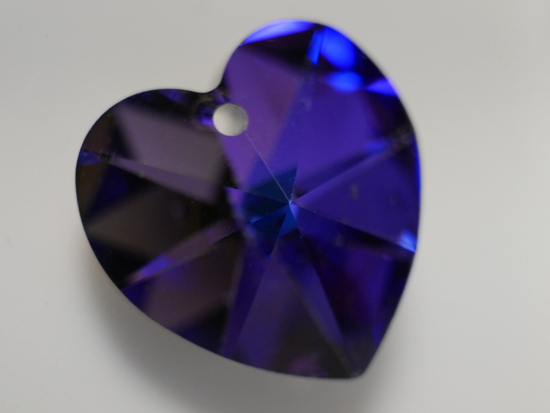 08. Swarovski Heart Crystal Heliotrope 14mm