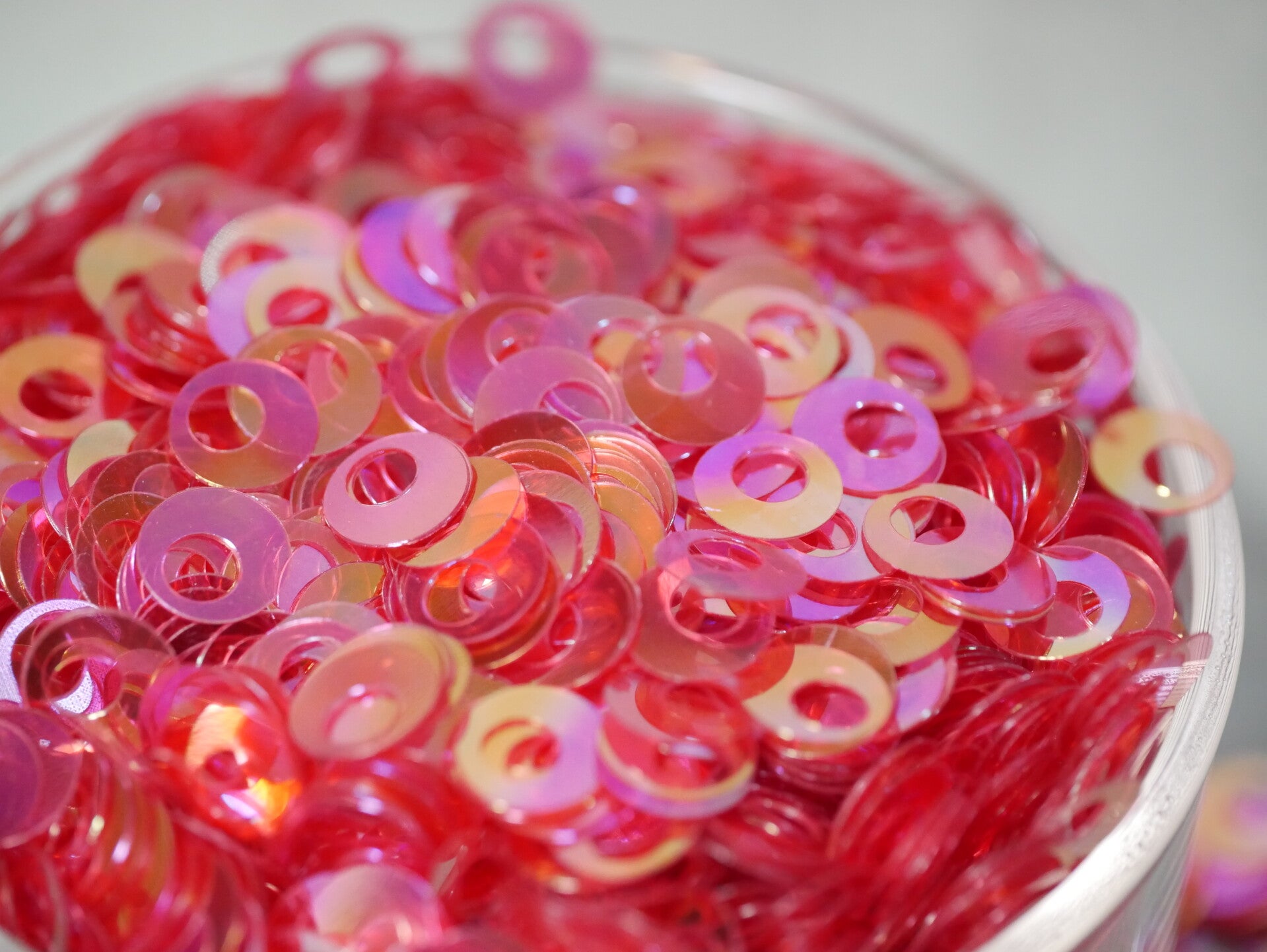 Sequins round 8mm / TR Fuchsia AB #15