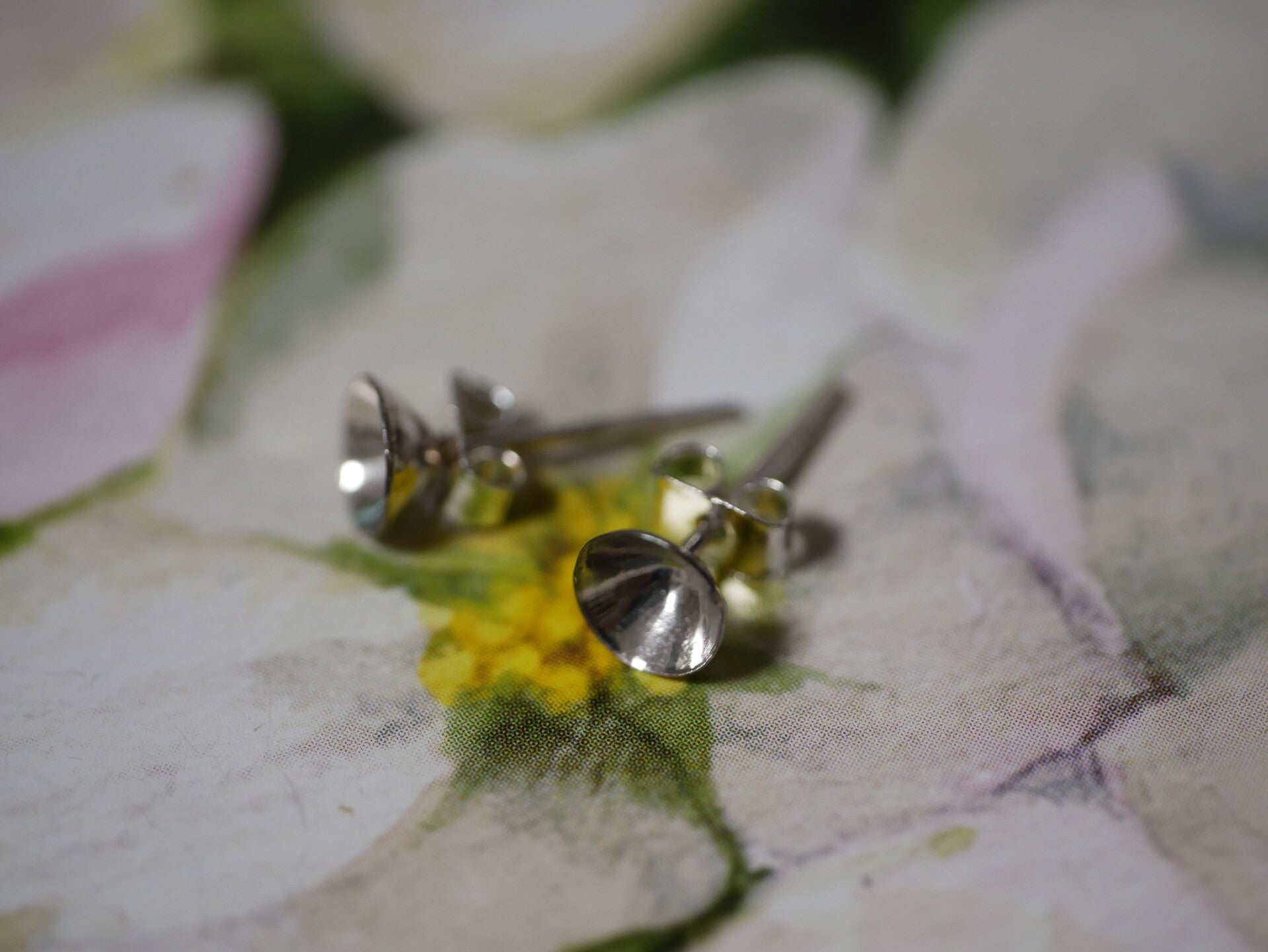 925 Sterling Silver with 6mm Cup / Cabochon Studs Earring