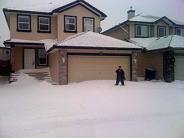 Driveway snow clearing in Calgary