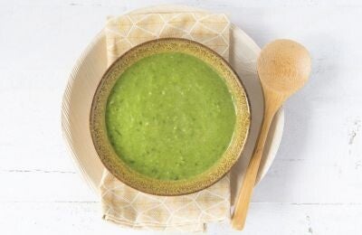 VEGETARIAN   Leek and pea soup
