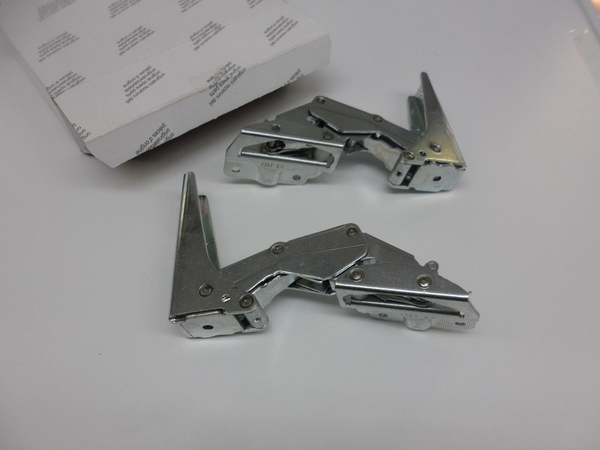 Baumatic  Art: XG331776 Baumatic scharnieren set voor  BR15A.