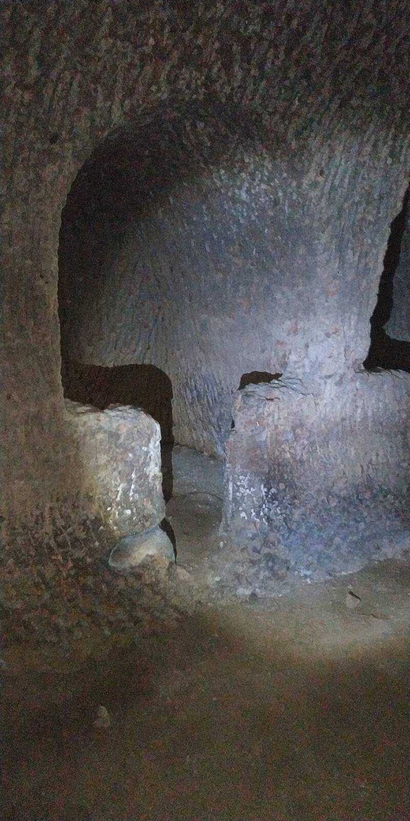 IPOGEI DI LOIANO PUTRIDARIUM PRESSO GALLESE INTERNO DI UNA NICCHIA DALLA FORMA A SERRATURA