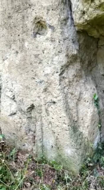 TOMBE ETRUSCHE CON COLUMEN LAGO DI BOLSENA. "IL CIGLIO DI SCAVO-Dallo Strato Zero in Poi" SITO WEB A CURA DI ILARIA PETTINELLI