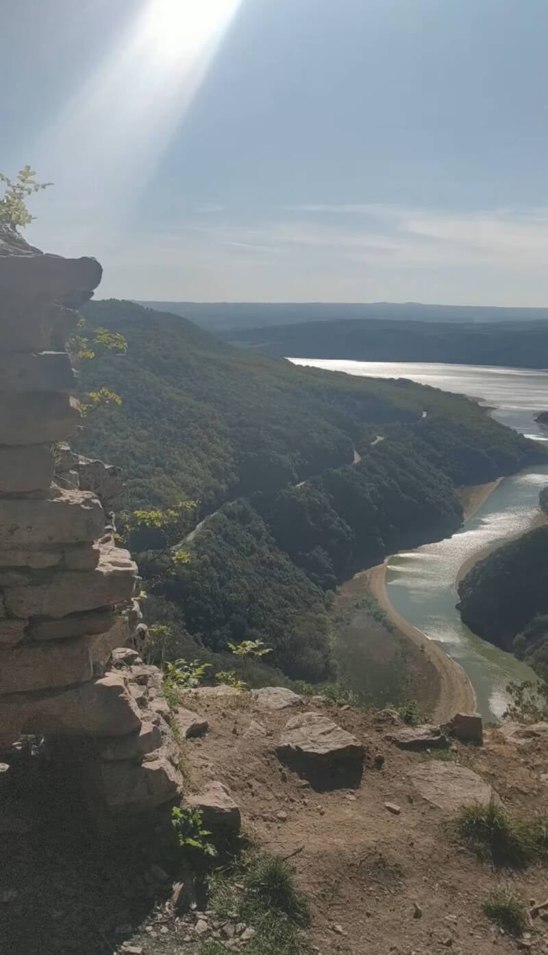 ROCCACCIA DI TITIGNANO GOLE DEL FORELLO.  SITO WEB "IL CIGLIO DI SCAVO-Dallo Strato Zero in Poi A CURA DI ILARIA PETTINELLI