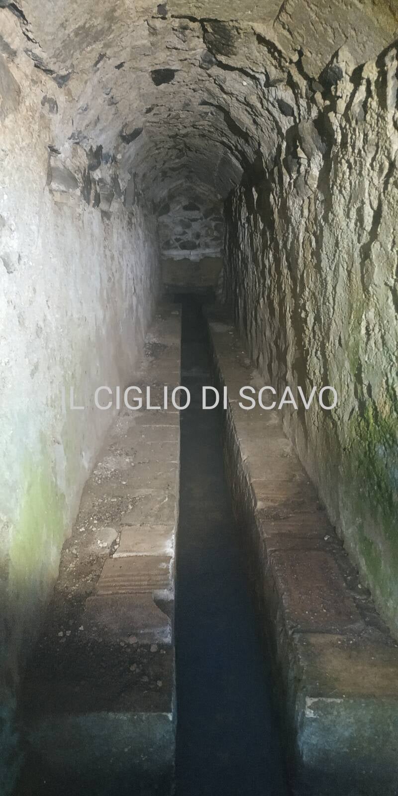 ACQUEDOTTO DI UN FONTANILE. "IL CIGLIO DI SCAVO-Dallo Strato Zero in Poi" SITO WEB A CURA DI ILARIA PETTINELLI