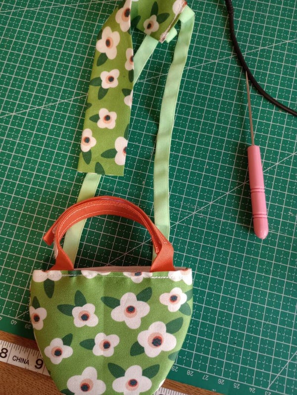 Tail Loop Diaper Medium