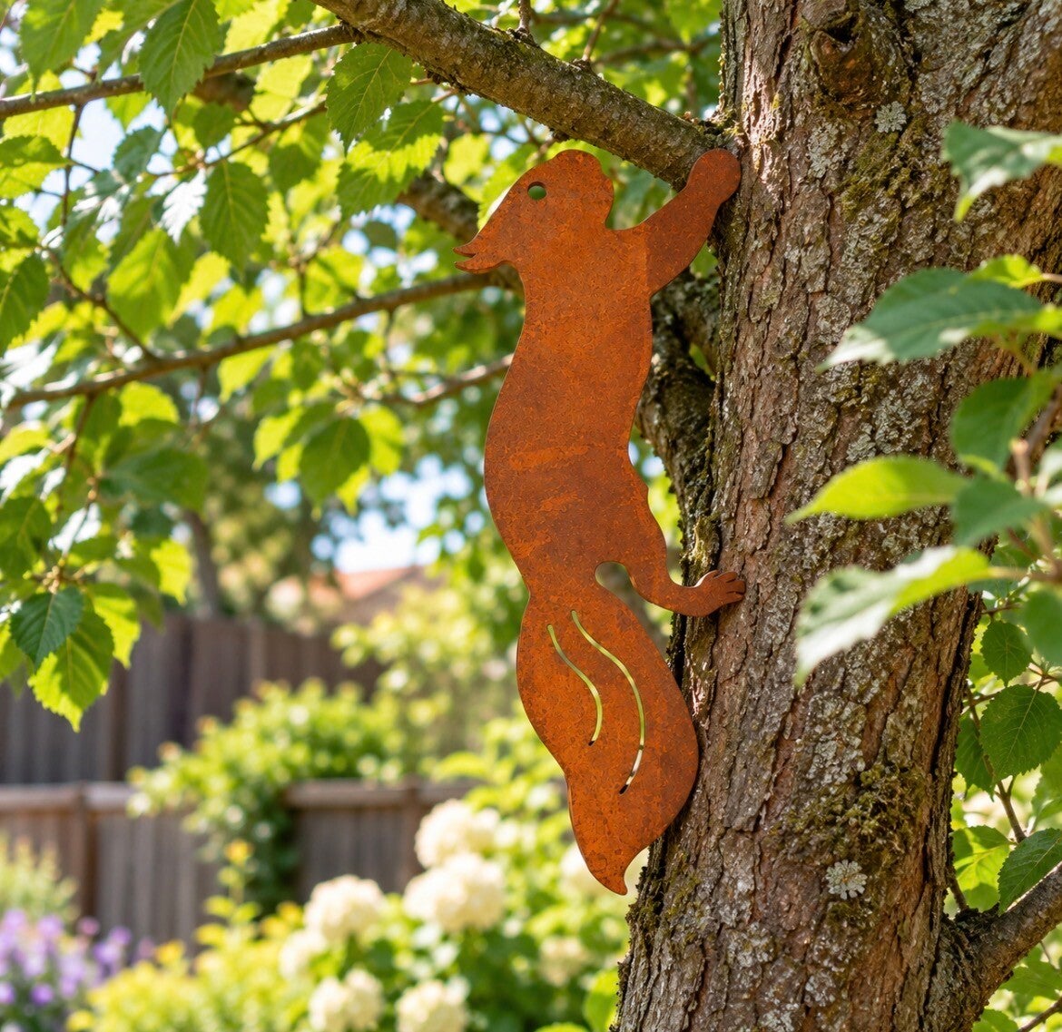 Metalen eekhoorn wanddecoratie in roestlook – ca. 30 cm