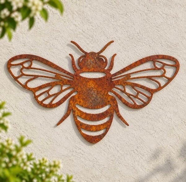 Metalen bij – roestkleurige wanddecoratie
