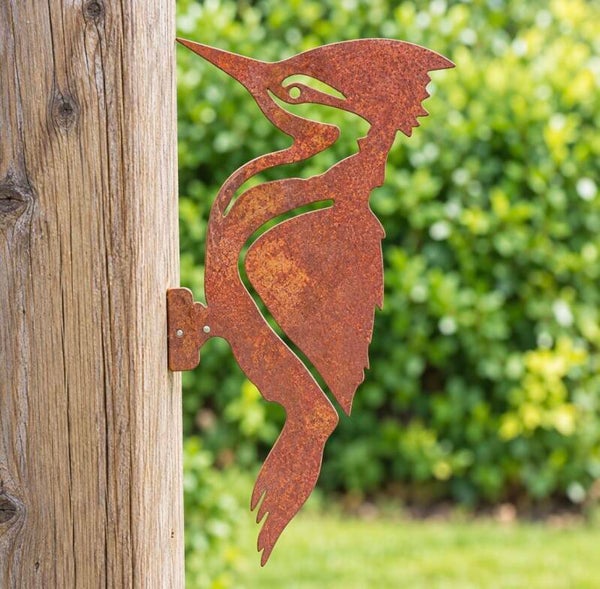 Metalen specht wanddecoratie – roestkleur