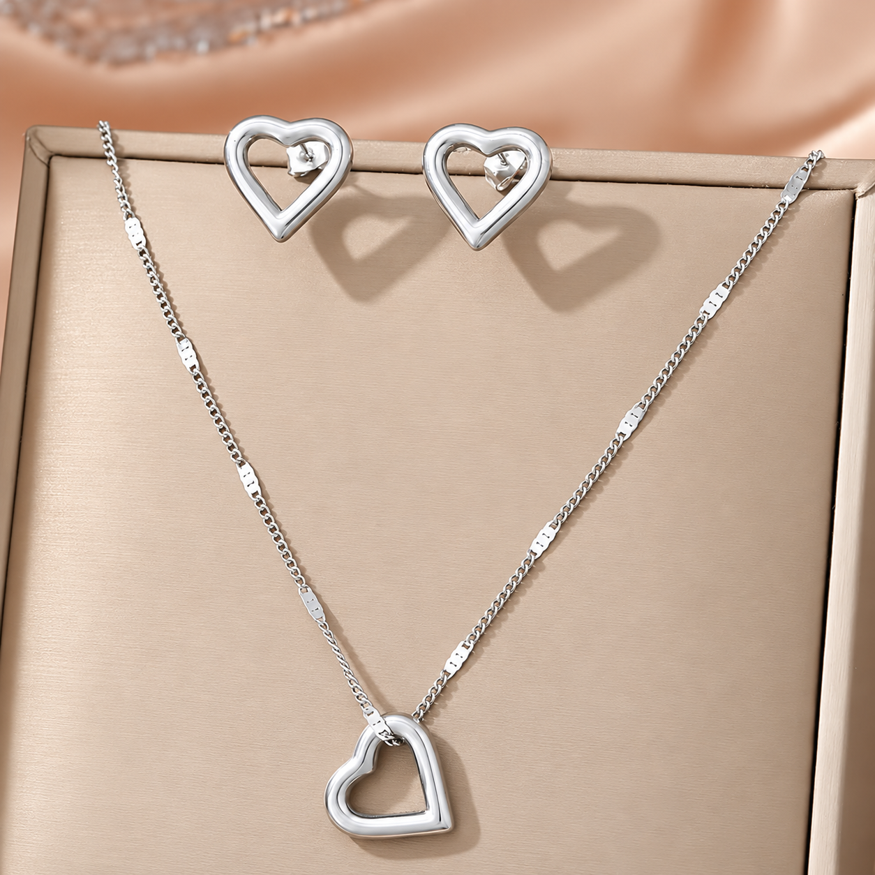Silver Heart – Elegantes Herz-Schmuckset aus Edelstahl 316