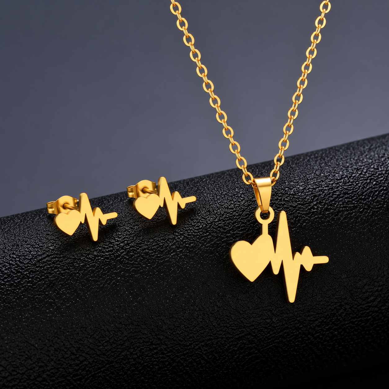 Heart Pulse – Modernes Herzschlag-Schmuckset in Goldfarben