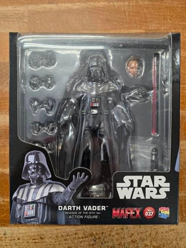 DART VADER - REVENGE OF THE SITH - MAFEX 037 - MEDICOM TOY - DISNEY
