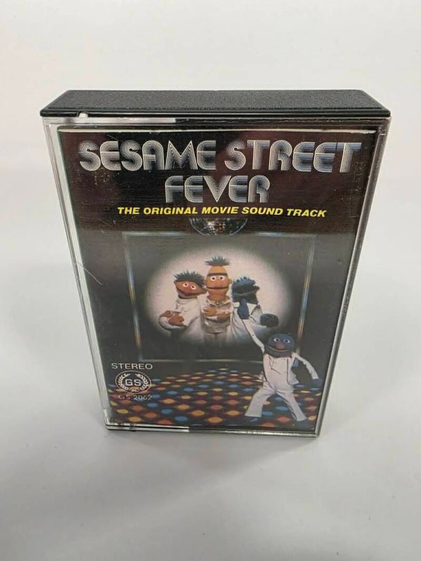 CASSETTE AUDIO - SESAME STREET FEVER - THE ORIGINAL MOVIE SOUND TRACK -  GS STEREO