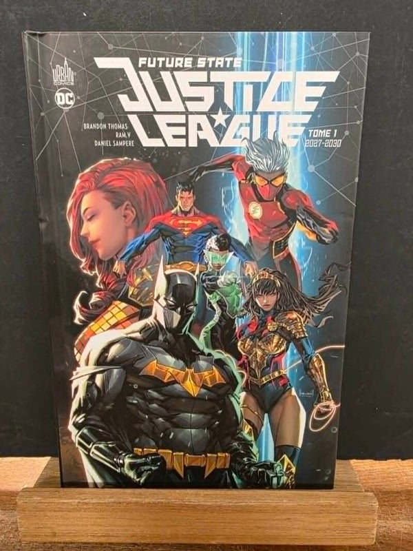 JUSTICE LEAGUE 1 - 2027 2030 - FUTURE STATE - URBAN COMICS DC