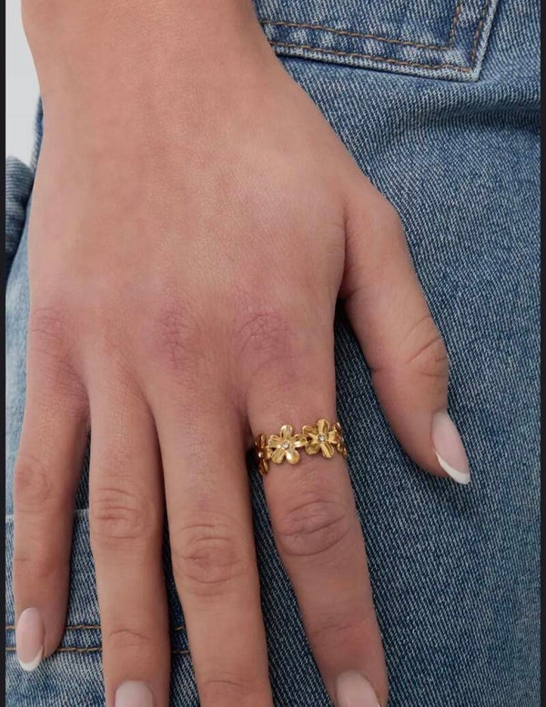 Infinite flowers ring
