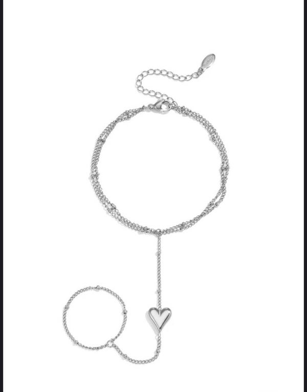 Hand chain heart