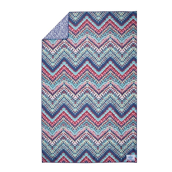 Duurzaam Strandlaken ‘CHEVRON’ | 100 x 160 cm | gemaakt van gerecyclede PET flessen