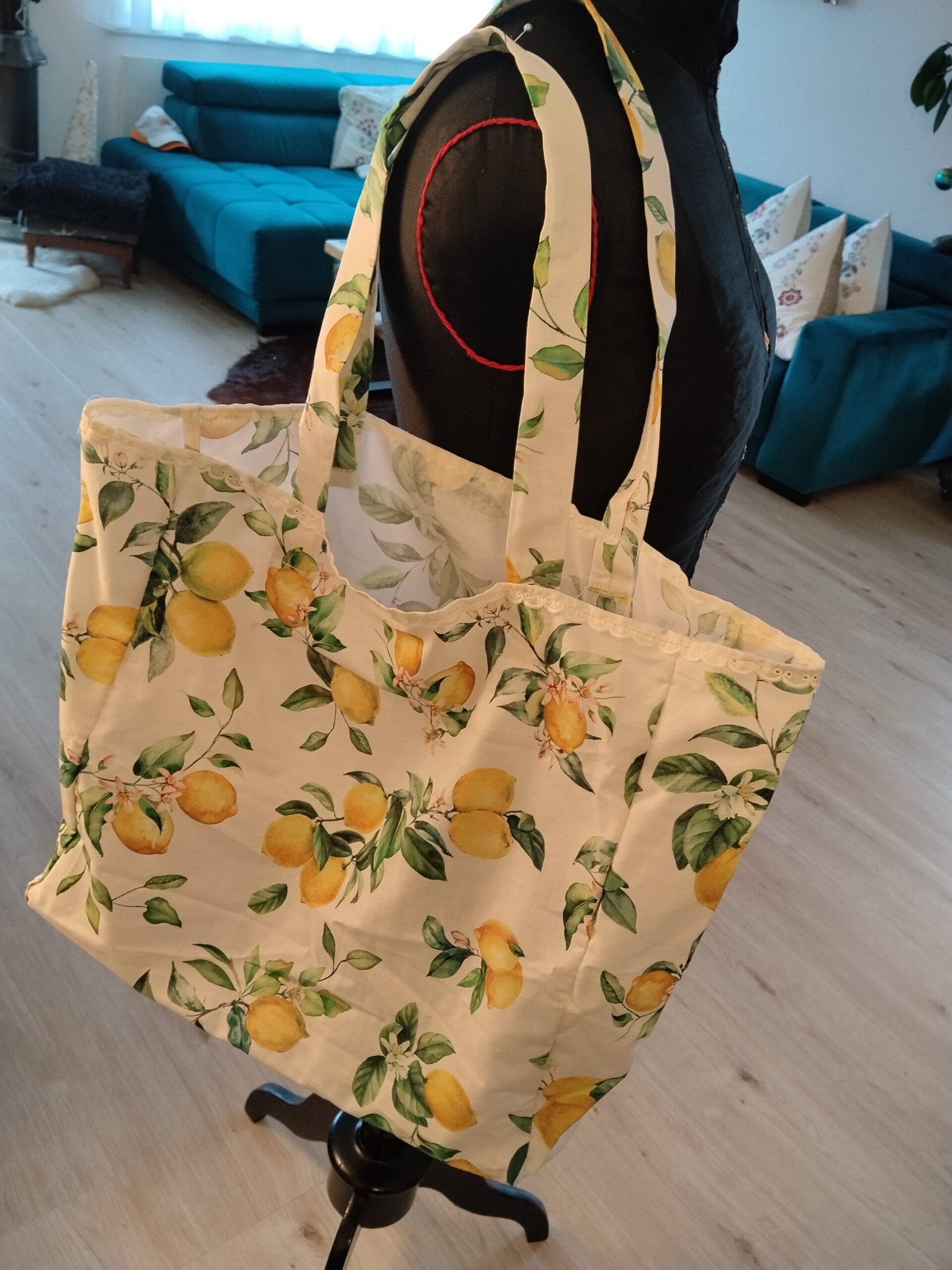 Zitronenzauber: Eleganter Alltags-Shopper mit St. Galler Akzent