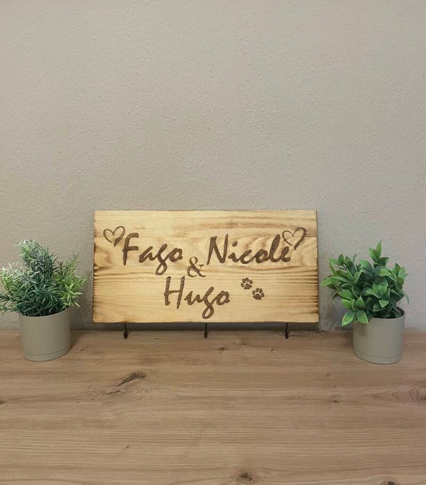 Personalisiertes Schlüsselbrett aus Holz