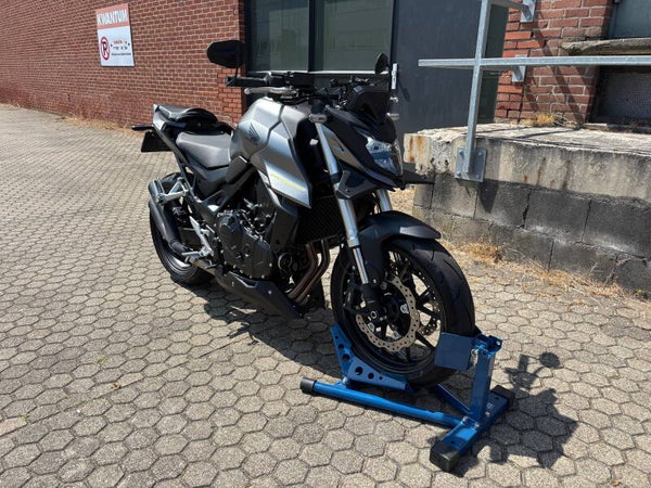 Honda CB750 Hornet - 2023