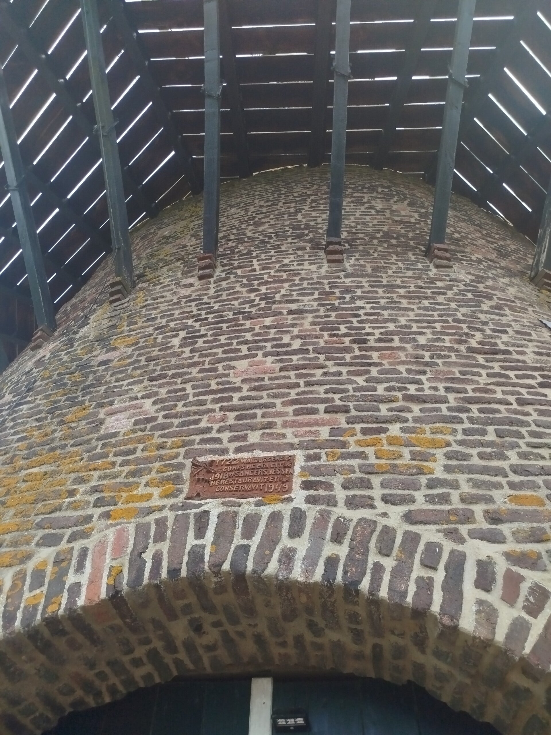 1000064518-standard.jpg