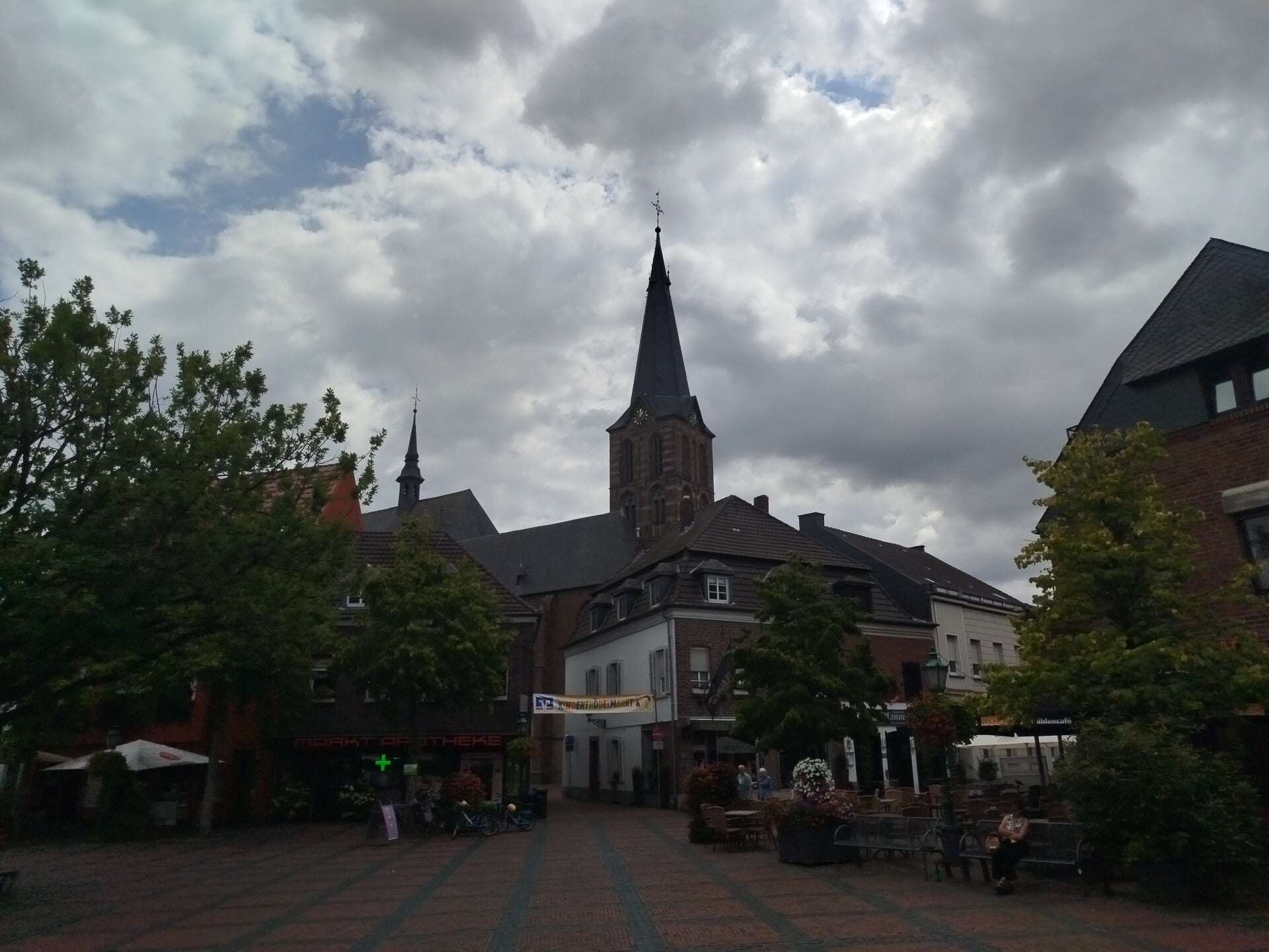 1000065215-standard.jpg