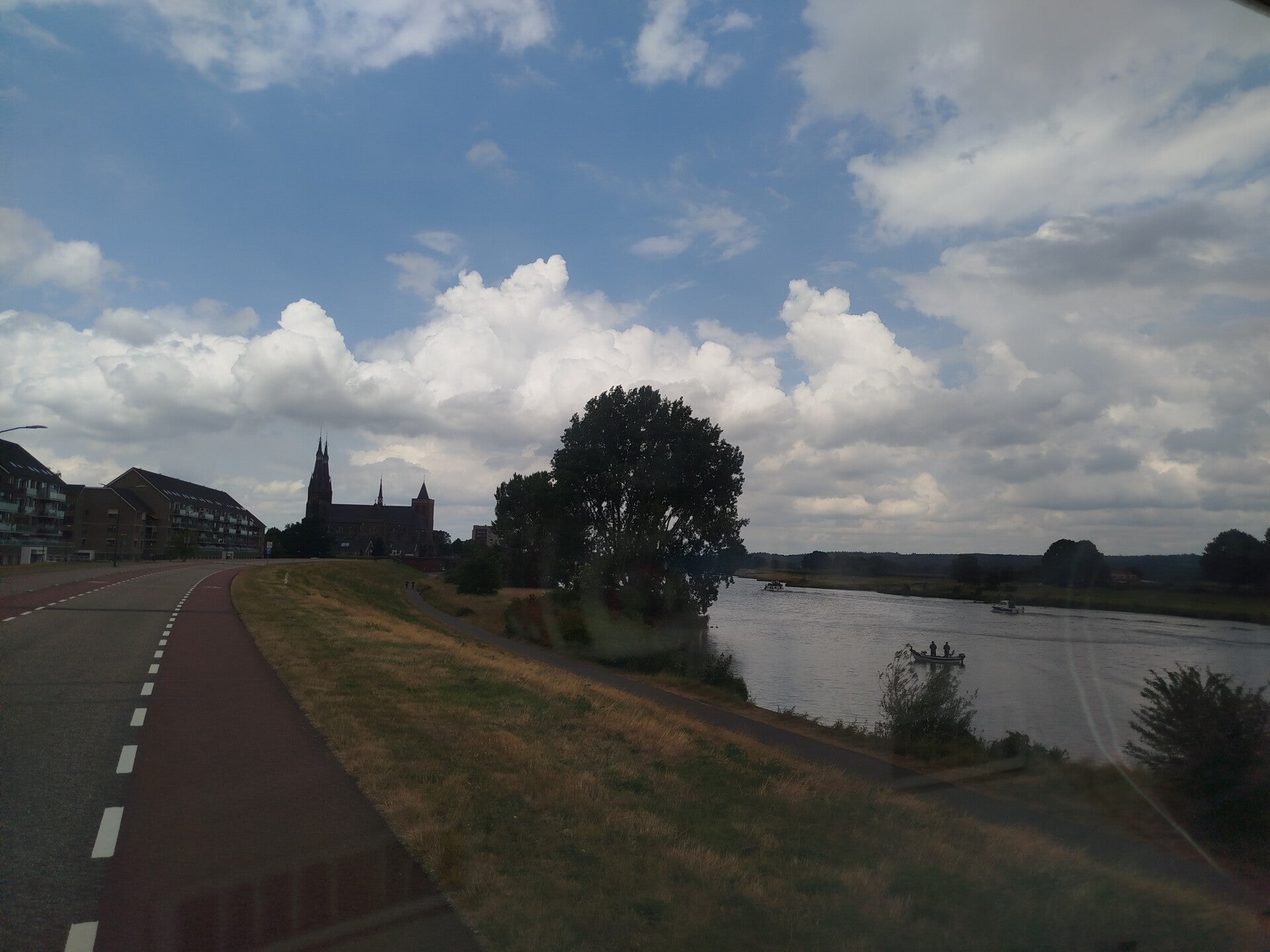 1000065275-standard.jpg