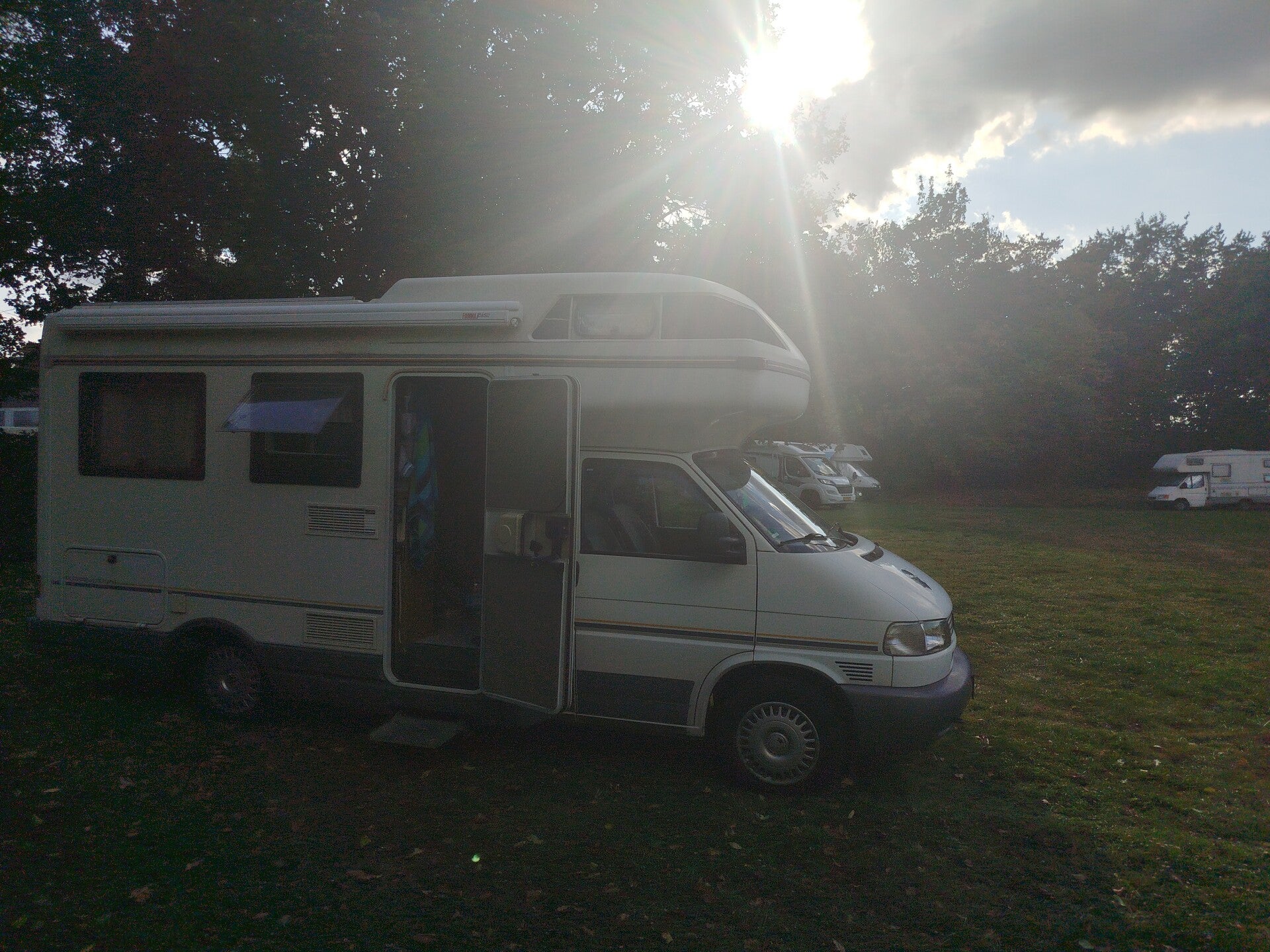 1000065320-standard.jpg