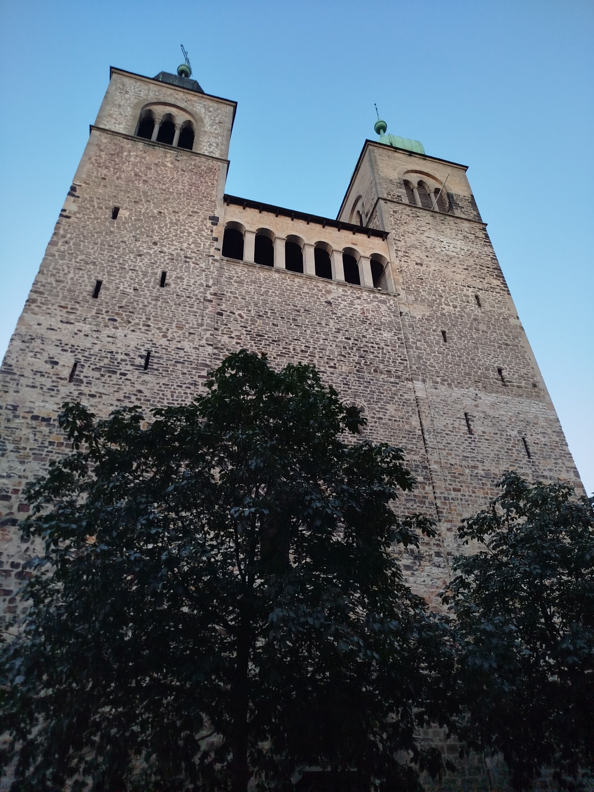 1000067992-standard-a75lzy.jpg