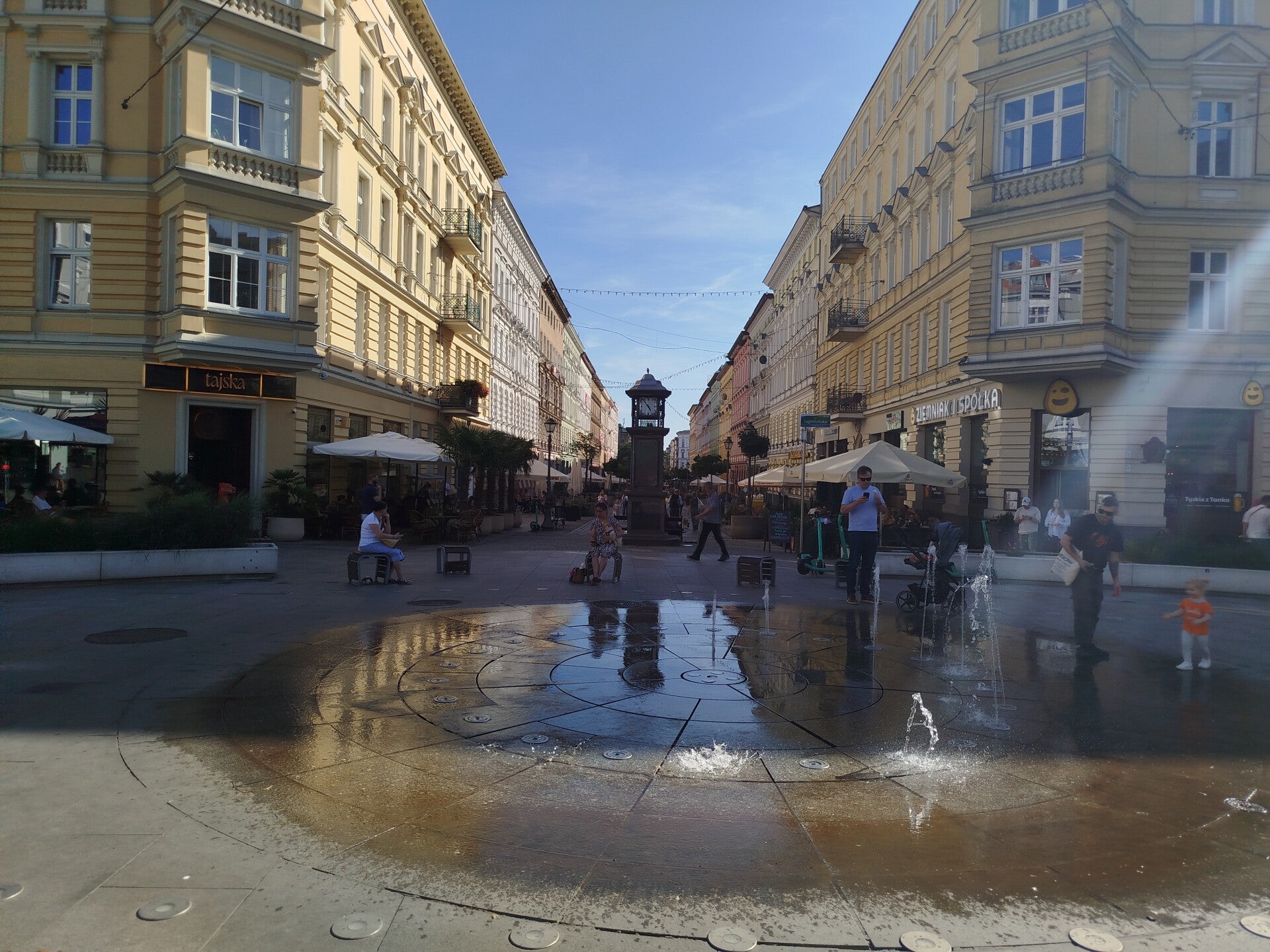 1000068294-standard.jpg